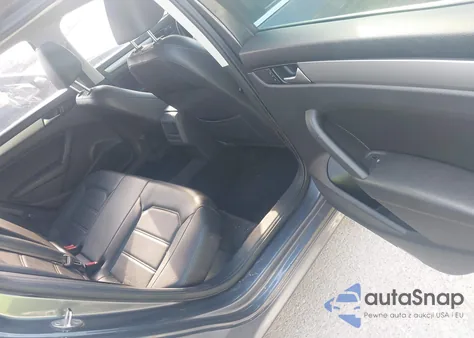 2015 Volkswagen Passat 1.8T Limited Edition из США, поврежденный, VIN 1VWAS7A34FC090502